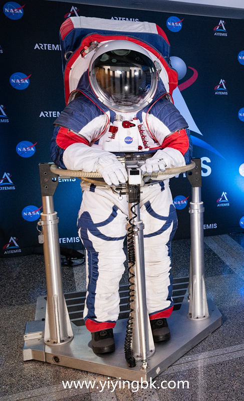 NASA宇宙探索公司：公布下一代宇航服造型，准备用于重返月球计划！