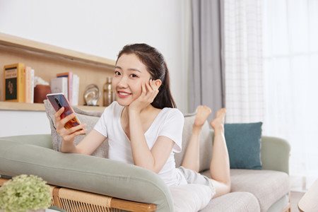 在家自己单干的手机赚钱软件，www.yiyingbk.com