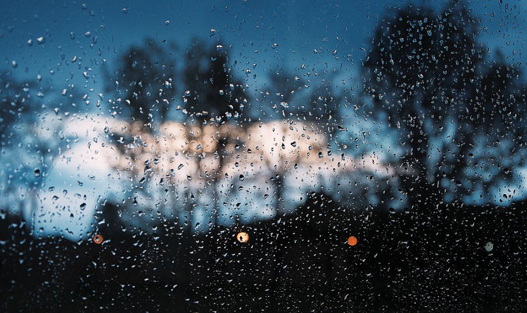 雨夜里的星光！www.yiyingbk.com